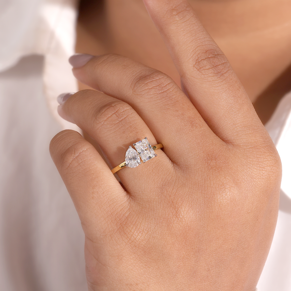 Oval & Radiant Diamond Engagement Ring in 14K/18K Gold